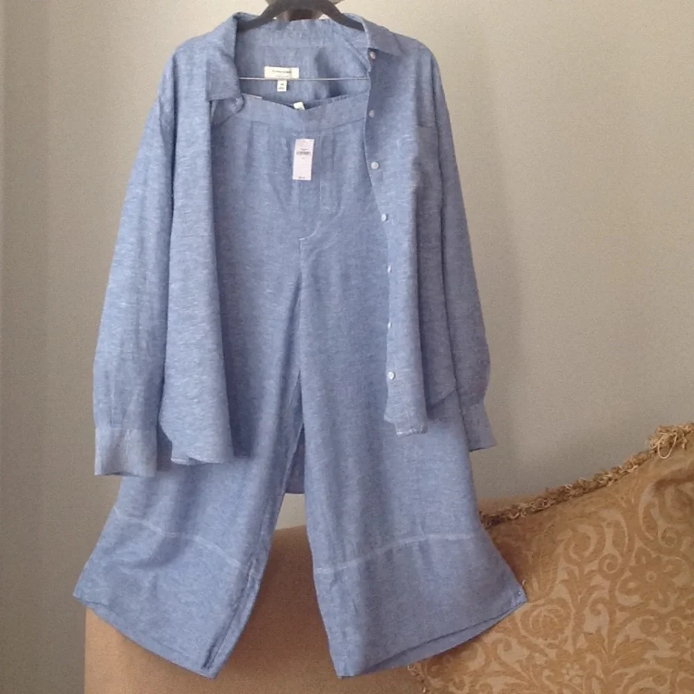 πβοΈπ Banana Republic - Shirt & Cropped Pants Set - Picture 1 of 9